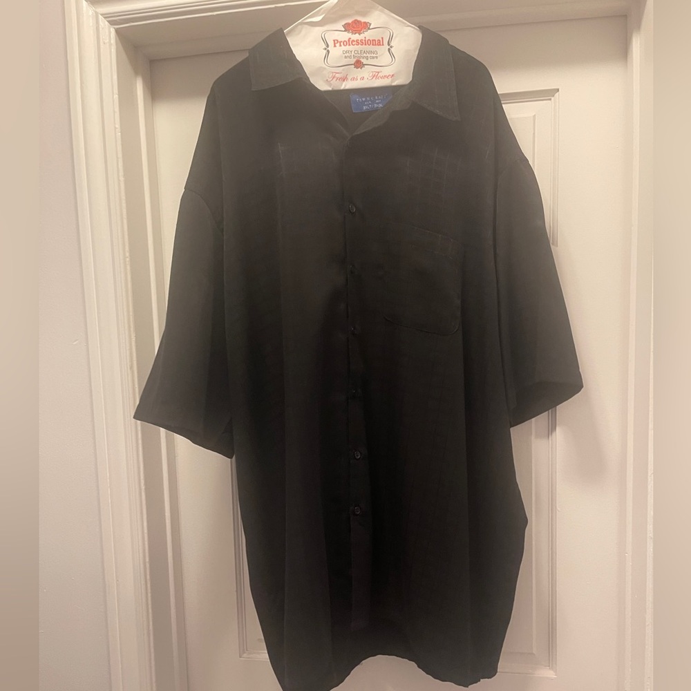 Black short sleeve dress shirt